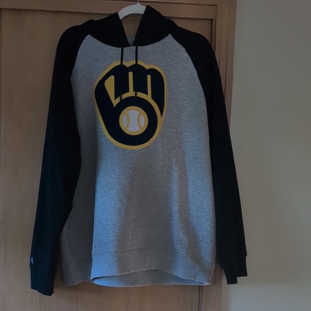 Women's Milwaukee Brewers Antigua Heather/Navy Raglan Sleeve Pullover Hoodie.